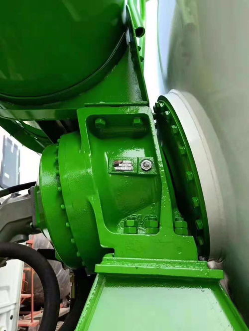 程力攪拌車廠家供應(yīng)，專業(yè)機(jī)電設(shè)備歡迎來電訂購(gòu)